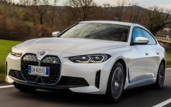BMW i4 (2022) eDrive 40 - Erstellen von Mustern für Karosserie und Innenraum. Verkauf von Vorlagen in elektronischer Form zum Schneiden von Schutzfolien auf einem Plotter