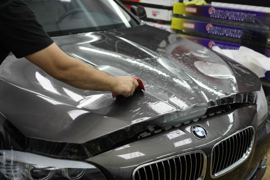 Wrapping cars with dry and wet methods: comparison of methods