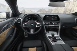 BMW M8 (2019) - Produccíon de plantillas para proteger carrocería y habitáculo de un coche con antigrava cubierta protectora. Plantillas para el corte en ploteador. Protección de elementos brillantes de habitáculo, pantallas, plástico.