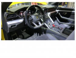 Lamborghini Urus (2018)  - Produccíon de plantillas para proteger carrocería y habitáculo de un coche con antigrava cubierta protectora. Plantillas para el corte en ploteador. Protección de elementos brillantes de habitáculo, pantallas, plástico.