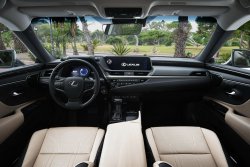 Lexus ES (2018) - Criação de padrões de carroçaria e interior. Venda de modelos em formato electrónico para corte em película de protecção de tinta numa plotadora