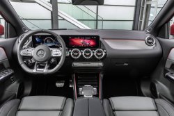 Mercedes-Benz GLA (2020)  - Produccíon de plantillas para proteger carrocería y habitáculo de un coche con antigrava cubierta protectora. Plantillas para el corte en ploteador. Protección de elementos brillantes de habitáculo, pantallas, plástico.