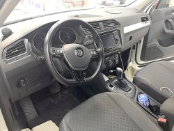 Volkswagen Tiguan (2017) - Produccíon de plantillas para proteger carrocería y habitáculo de un coche con antigrava cubierta protectora. Plantillas para el corte en ploteador. Protección de elementos brillantes de habitáculo, pantallas, plástico.