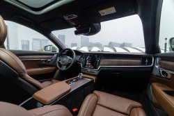 Volvo S90 (2020) interior - Produccíon de plantillas para proteger carrocería y habitáculo de un coche con antigrava cubierta protectora. Plantillas para el corte en ploteador. Protección de elementos brillantes de habitáculo, pantallas, plástico.