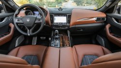 Maserati Levante (2018) - Produccíon de plantillas para proteger carrocería y habitáculo de un coche con antigrava cubierta protectora. Plantillas para el corte en ploteador. Protección de elementos brillantes de habitáculo, pantallas, plástico.
