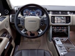 Land Rover Range Rover (2012) - Produccíon de plantillas para proteger carrocería y habitáculo de un coche con antigrava cubierta protectora. Plantillas para el corte en ploteador. Protección de elementos brillantes de habitáculo, pantallas, plástico.